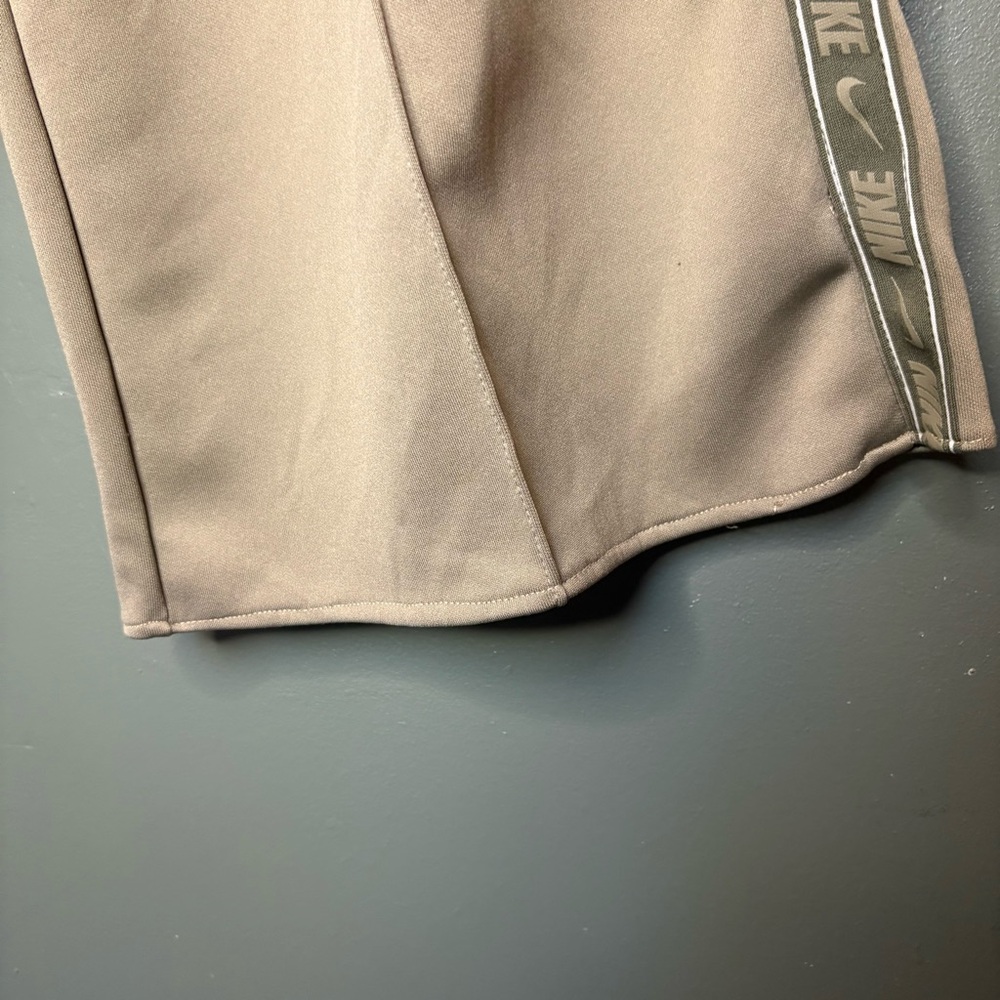 Nike Taping Pack High Rise Cropped Pants in Khaki - Picture 4 of 8
